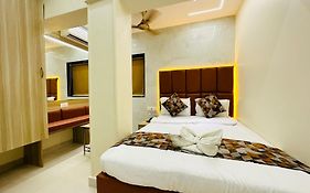 Hotel Vashi Inn